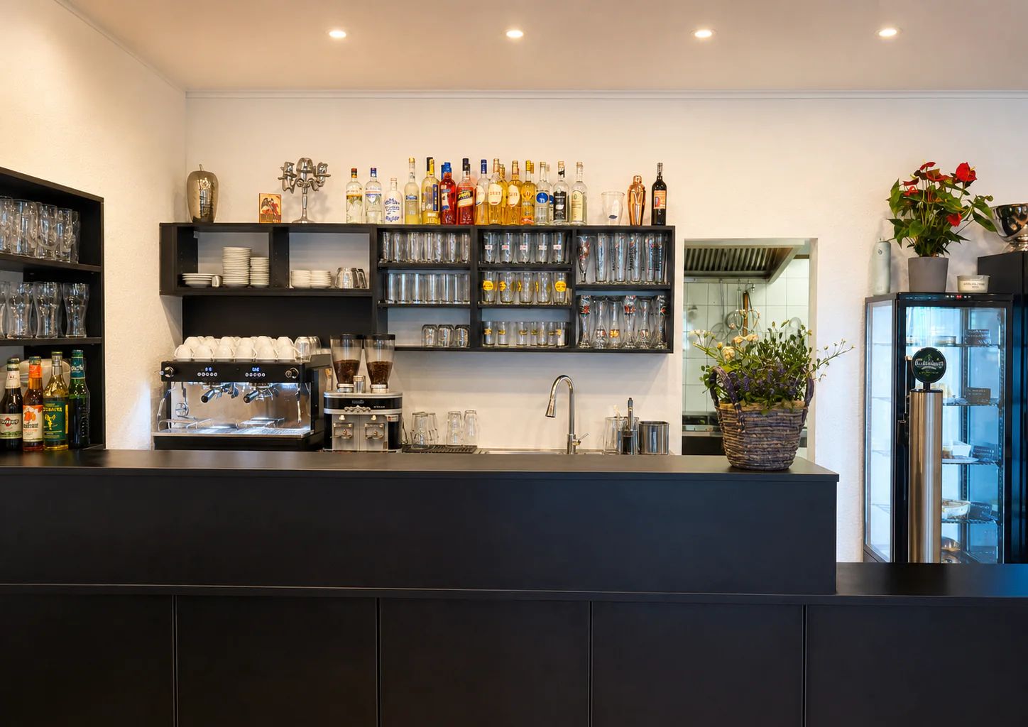 Theke und Barbereich im PAREA Restaurant